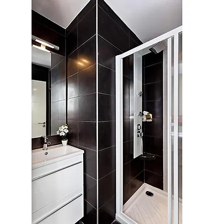 Sunlight - Amourviolette - W Rare Terrace Apartment